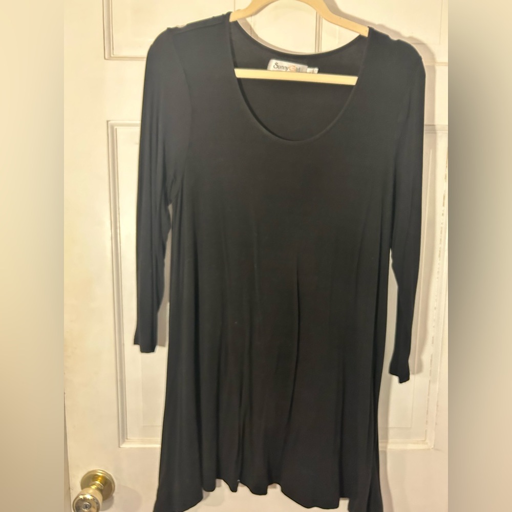 Sunny Girl black flowy tunic top, Size L